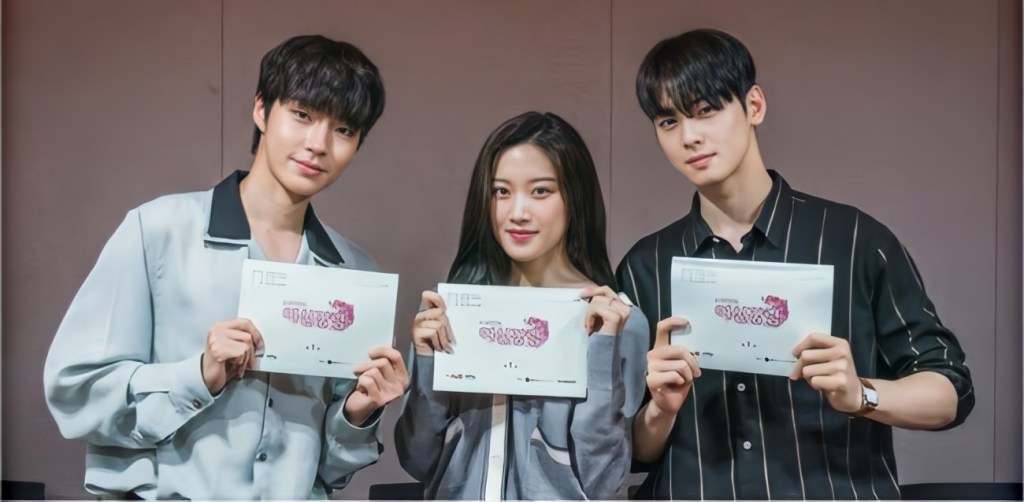 LOOK: First Script Reading Of “True Beauty” Cast Members