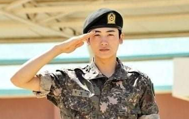 Park Hyung Sik Takes His Final Military Leave