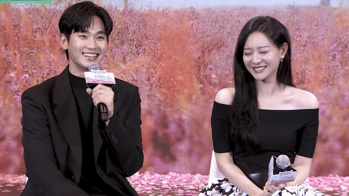 WATCH: Kim Ji Won to Kim Soo Hyun on Working Together in “Queen Of Tears”: “I had butterflies in my&nbsp;stomach”