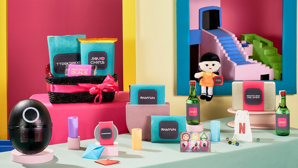 Here’s Where You Can Get Netflix-Themed Noche Buena Baskets For&nbsp;FREE!