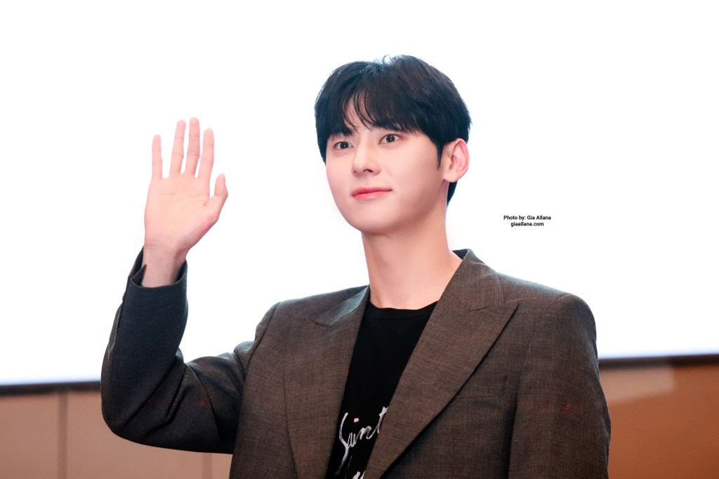 Hwang Minhyun Hopes To Visit Boracay; Wants To Give A “Gift” To His&nbsp;HWANGDOs