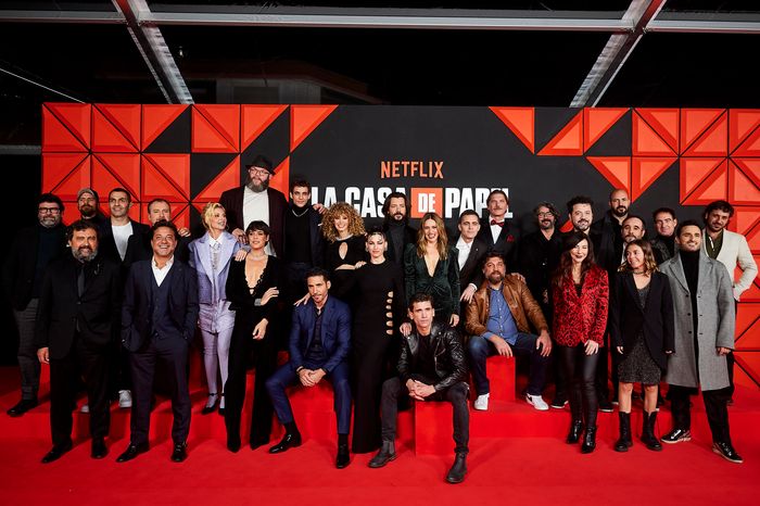 Cast And Fans Come Together to Celebrate The Legacy of La Casa de&nbsp;Papel