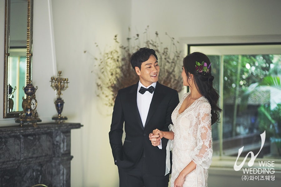 Park Hae Soo’s Wife Gives Birth To A Baby Boy + Their Wedding Photos