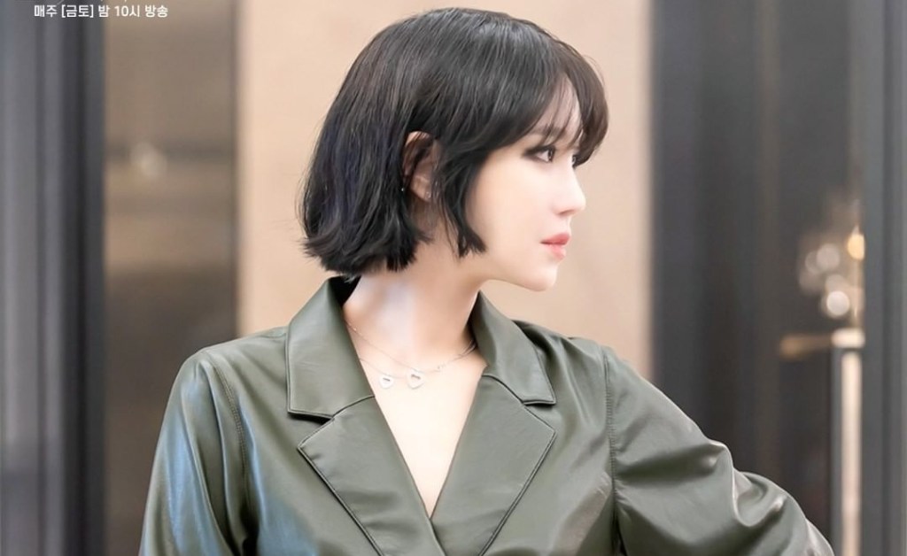 Korean Drama Fashion: Lee Ji Ah’s OOTD In “The Penthouse 2” Episode 6 Is Worth 22,000 PHP