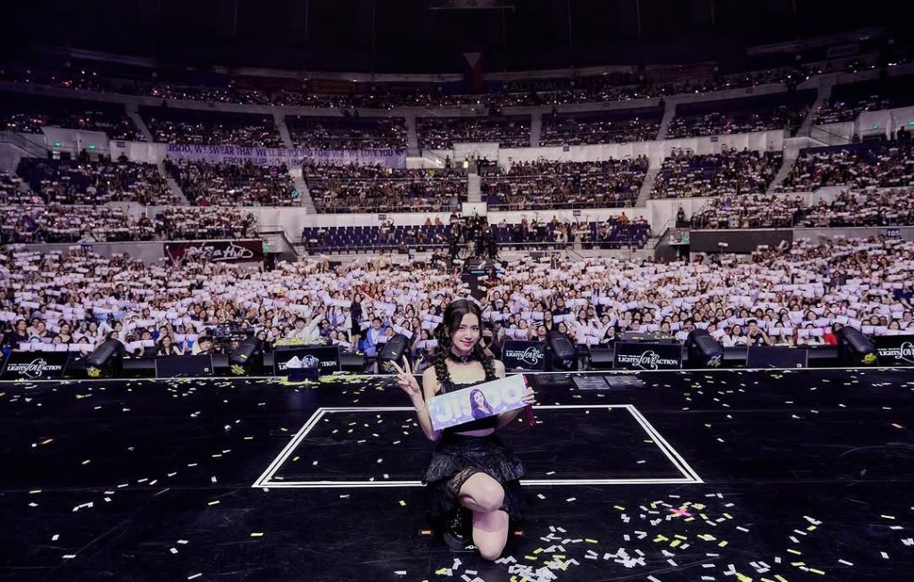 BLACKPINK’s Jisoo Kicks Off Her 2025 Asia Tour in the&nbsp;Philippines