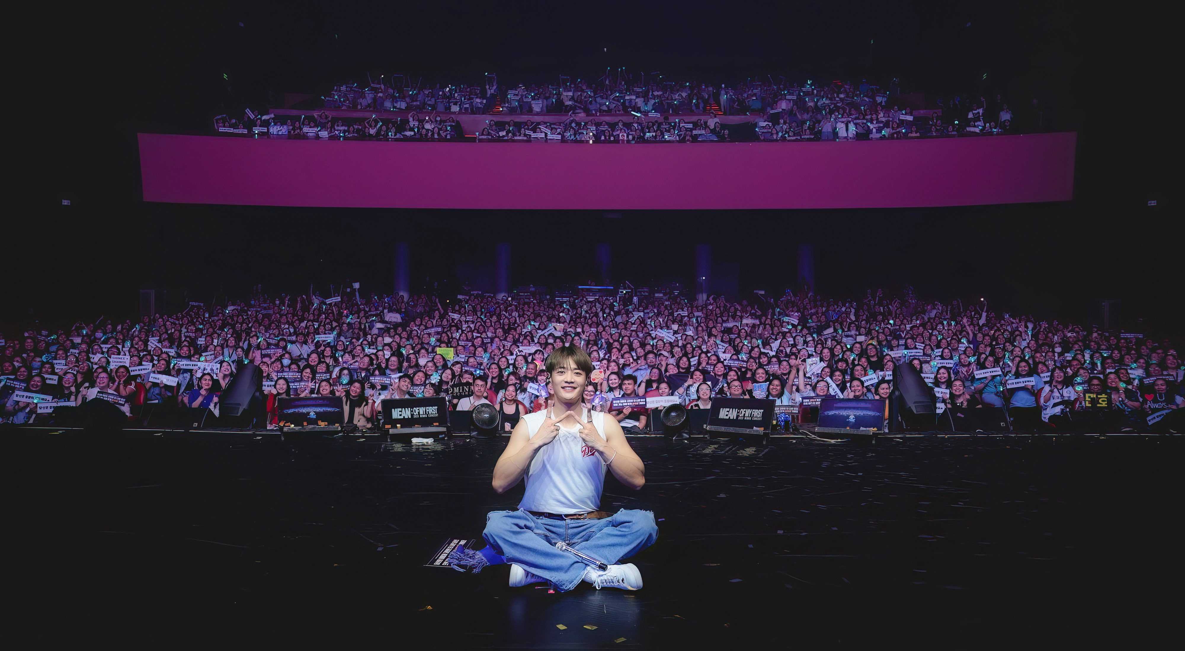 Choi Minho Lives Up To “Flaming Charisma” Title in Manila Concert